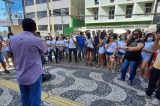 Ex-alunos e professores do Isba promovem ato em homenagem ao colégio