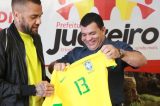 Após recusar Fluminense, Daniel Alves anuncia que não irá assinar com nenhum clube este ano