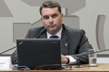 Flávio Bolsonaro entra na briga e acusa Rui em caso dos respiradores