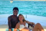 Jogador sofre racismo após foto com namorada: ‘mãe de um nojento bebê sujo’