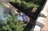 Ônibus cai de viaduto em João Monlevade, Minas Gerais