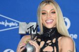 Pabllo Vittar leva prêmio de Homem do Ano da GQ Brasil