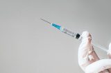 Testes da Pfizer excluíram pessoas com histórico de alergias graves