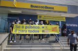 Bancários do Banco do Brasil de Juazeiro e Região cruzaram os braços nesta quarta-feira (10) e protestaram contra o plano de “reestruturação” do BB