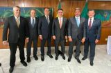 Refém de Maia, refém do Centrão Refém de Maia, refém do Centrão