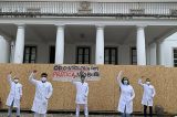 Estudantes de Odontologia na Ufba fazem protesto por retorno das aulas