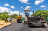 Rotatória em frente ao Cemitério Municipal de Juazeiro recebe pavimentação asfáltica