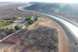 Produtor assina primeiro contrato de financiamento agrícola para área empresarial do Baixio de Irecê