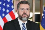 Ernesto Araújo sinaliza apoio a terroristas e diz que o Brasil precisa “mergulhar no caos”