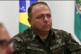 Bolsonaro e Pazuello medem forças com o Exército e tripudiam sobre 449.068 brasileiros mortos