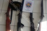 Policiais militares apreendem armas de fogo e entorpecente em Ouricuri