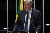 Polícia abre investigação contra colunista a pedido de senadores pró-Bolsonaro