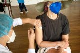 “Não furei fila ou forjei atestados”, diz Fernanda Torres após polêmica sobre escolha de vacina