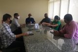Prefeitura de Juazeiro e Agrovale mantêm parceria em projeto social com doação de palhada a pequenos criadores