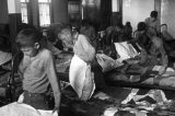 O que se sabe sobre descobertas de túmulos de crianças indígenas que chocam o Canadá