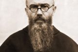 Quem foi o padre Kolbe, franciscano herói morto há 80 anos em Auschwitz e considerado ‘santo do Holocausto’ Quem foi o padre Kolbe, franciscano herói morto há 80 anos em Auschwitz e considerado ‘santo do Holocausto’