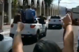Após acenar para ruas vazias, Bolsonaro é chamado de genocida em Juazeiro do Norte (vídeo) Após acenar para ruas vazias, Bolsonaro é chamado de genocida em Juazeiro do Norte (vídeo)