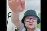 Jovem no Sul faz saudação nazista e exibe capacete da legião hitlerista