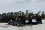 Barco-hotel naufraga e deixa 7 desaparecidos após temporal no MS