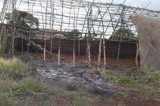 Casa de reza dos indígenas Guarani Kaiowá é incendiada no MS. Apib denuncia ação criminosa (vídeo) Casa de reza dos indígenas Guarani Kaiowá é incendiada no MS. Apib denuncia ação criminosa (vídeo)
