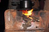 Uso de lenha ultrapassa uso do gás de cozinha nas casas brasileiras