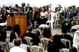 Vídeo: pastor sofre um AVC durante culto e morre Vídeo: pastor sofre um AVC durante culto e morre
