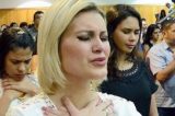 Andressa Urach volta para Igreja Universal com o marido: ‘Preciso de Jesus’