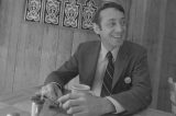 Harvey Milk: o ativista gay homenageado pela Marinha dos EUA décadas depois de ser banido