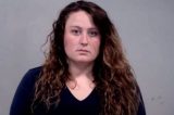 Professora é condenada a 1 ano de prisão por fazer sexo com alunos em hotel
