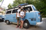 Partiu? Casal de Salvador larga tudo para morar em kombi viajando o país