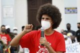 Manifestantes de esquerda invadem missa e são acusados de intolerância religiosa