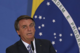 Bolsonaro diz não ser ‘tão inteligente assim’ e que recorre a Deus