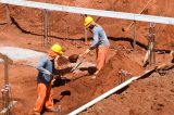 Reflexo da instabilidade econômica, atividade da indústria da construção recua em fevereiro Reflexo da instabilidade econômica, atividade da indústria da construção recua em fevereiro