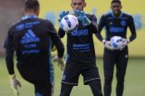 Flamengo conta com Santos para dar tranquilidade a Hugo e estancar crise envolvendo Diego Alves