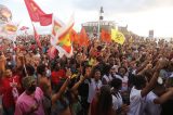Ato da esquerda na Barra teve lideranças políticas e show de Margareth Menezes