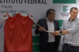 Assessor de Bolsonaro usa dinheiro público para promover candidatura em SP Assessor de Bolsonaro usa dinheiro público para promover candidatura em SP