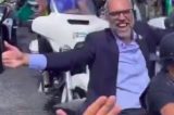 Foragido, Allan dos Santos participa de motociata de Bolsonaro nos EUA
