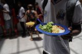 Alunos de escola em Pedro Alexandre dividem espaço de aula com cozinha