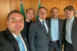 Filhos de Bolsonaro se afastam de Michelle, que quer recolocar Tarcísio de Freitas na disputa eleitoral