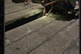 Placa de cimente cede e idosa cai dentro de canal na av. Luis Inácio Lula da Silva