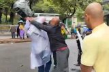 VÍDEO: Bolsonaristas agridem jornalistas em desmonte de acampamento golpista