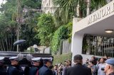 Estátuas douradas, grama sintética e túmulo de até R$ 50 mil: conheça o local onde Pelé foi enterrado