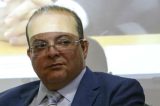 Permitir o cretino é apoia-lo. Num país sério, governador do DF já estaria preso