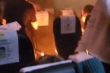 Passageiros de avião sofrem queimaduras após carregador portátil pegar fogo durante voo