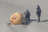 O que se sabe da bola encontrada no litoral do Japão