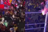VÍDEO: Anitta flagra furto de pochete durante passagem do seu trio e ajuda folião a recuperá-la; assista
