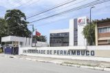 Professores aprovados em concurso da UPE aguardam a nomeação