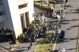 Com pequeno grupo à sua espera, Bolsonaro chega à sede do PL após desembarcar em Brasília Com pequeno grupo à sua espera, Bolsonaro chega à sede do PL após desembarcar em Brasília