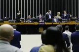 Aumento para juízes vira barganha para Senado aprovar proposta contra supersalários