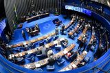 Senadores diminuem jornada de trabalho após aumentarem o próprio salário